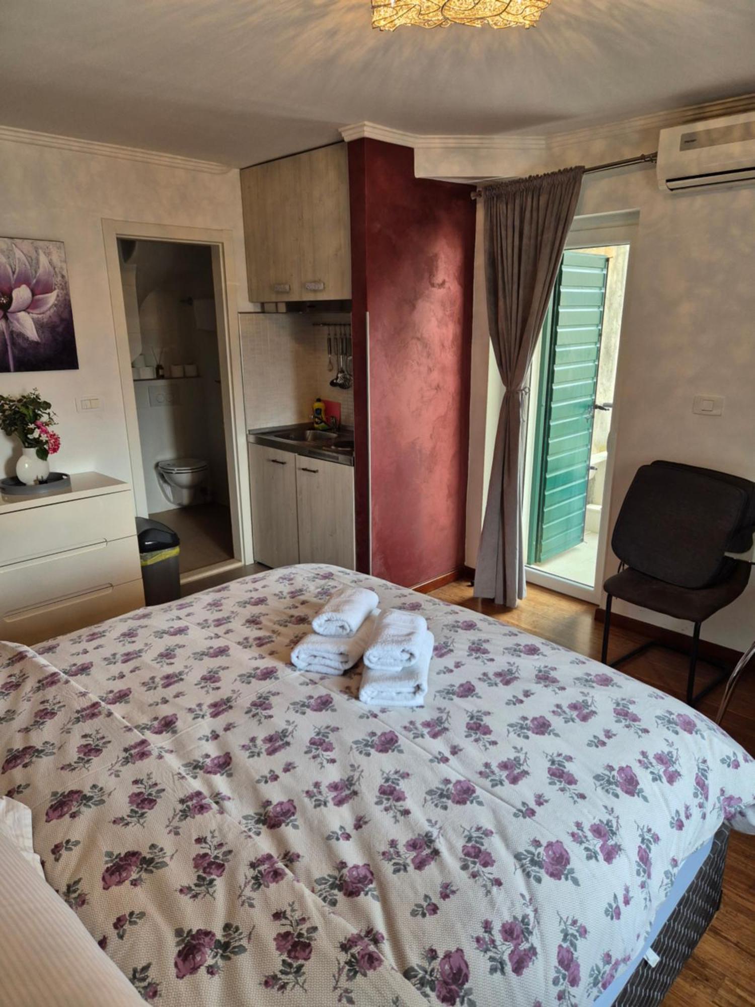 Tomadi Residence Spalato Esterno foto